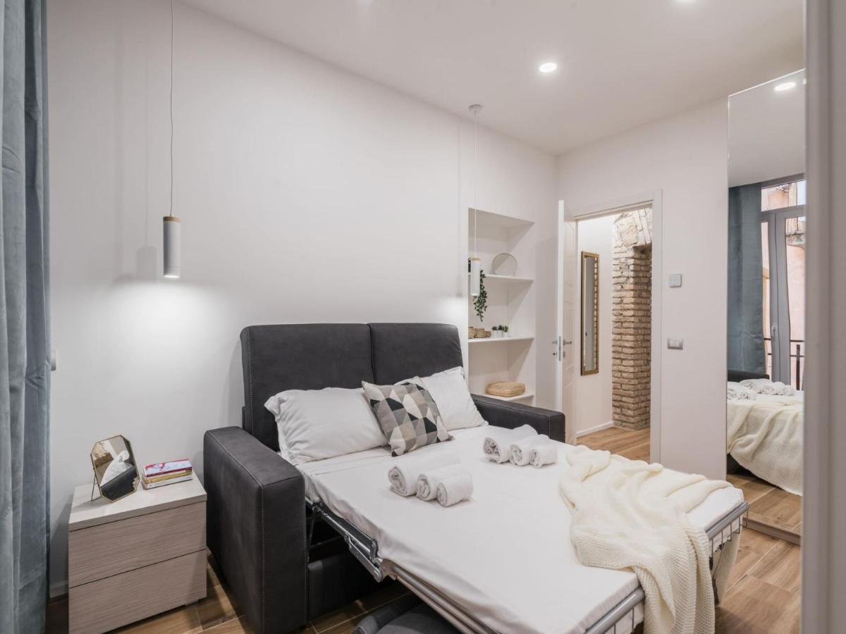 The Best Rent - Modern Three-Bedroom Apartment A Few Steps From The Colosseum Dış mekan fotoğraf