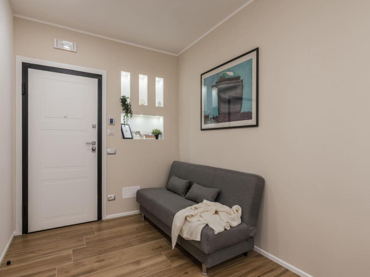 The Best Rent - Modern Three-Bedroom Apartment A Few Steps From The Colosseum Dış mekan fotoğraf