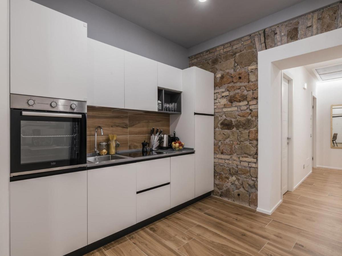 The Best Rent - Modern Three-Bedroom Apartment A Few Steps From The Colosseum Dış mekan fotoğraf